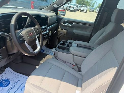New 2026 GMC Sierra 1500 SLE w/ Preferred Package AWD/4WD image 16