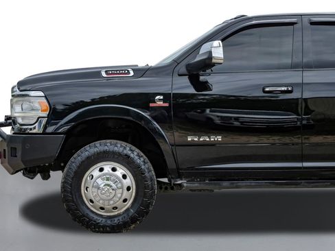 Used 2022 RAM 3500 Laramie image 10