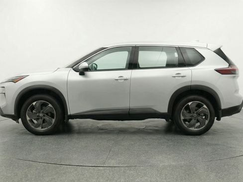 Used 2025 Nissan Rogue SV FWD image 5