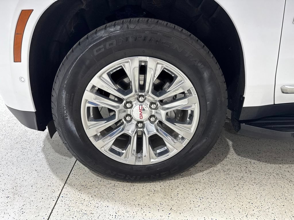 Used 2025 GMC Yukon Denali AWD/4WD image 32