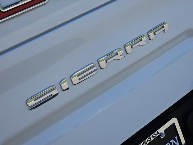 Used 2024 GMC Sierra 1500 AT4 w/ Technology Package AWD/4WD image 11