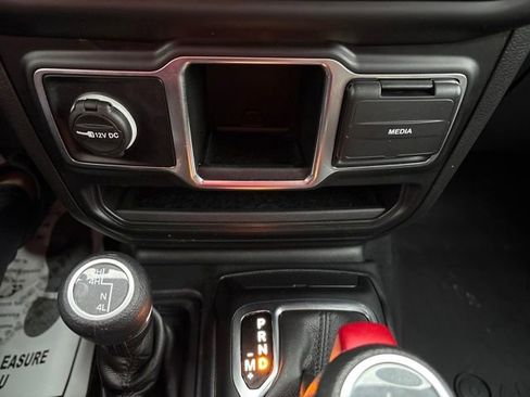 Used 2022 Jeep Wrangler Unlimited Sport AWD/4WD image 17