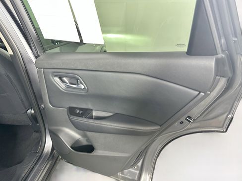 Used 2025 Nissan Rogue SV image 29