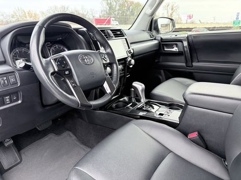 Used 2024 Toyota 4Runner TRD Off-Road Premium image 10