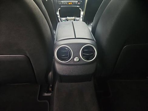 Used 2018 Mercedes-Benz C 300 Sedan image 18