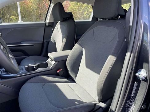 New 2025 Kia K4 LXS image 16