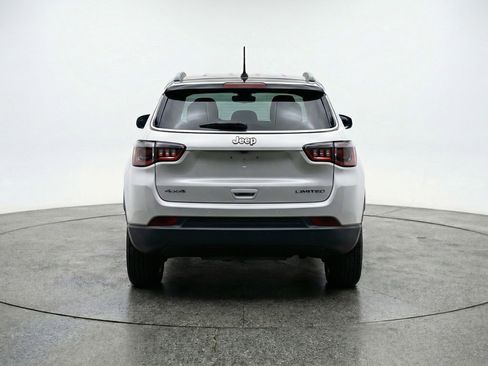 Used 2025 Jeep Compass Limited image 7