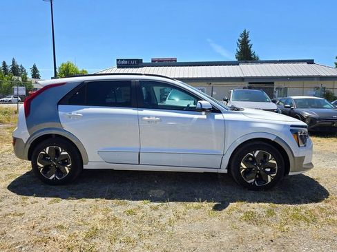 New 2026 Kia Niro Wave w/ Wave Preserve Package FWD image 6