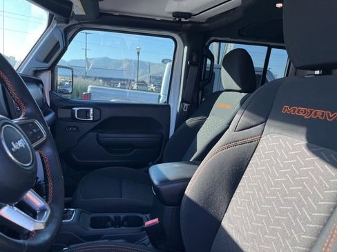 Used 2023 Jeep Gladiator Mojave w/ Cold Weather Group image 13