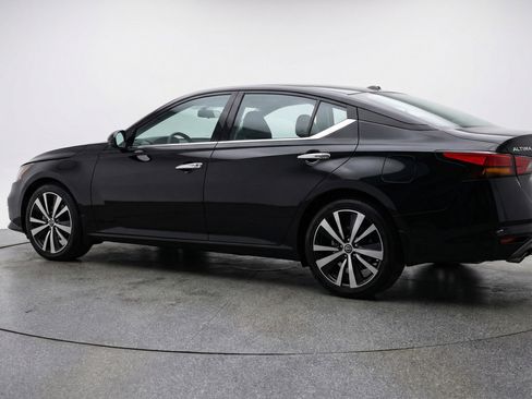 Used 2025 Nissan Altima 2.5 SV image 6