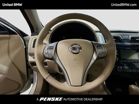 Used 2014 Nissan Altima 2.5 SL w/ Moonroof Package FWD image 6