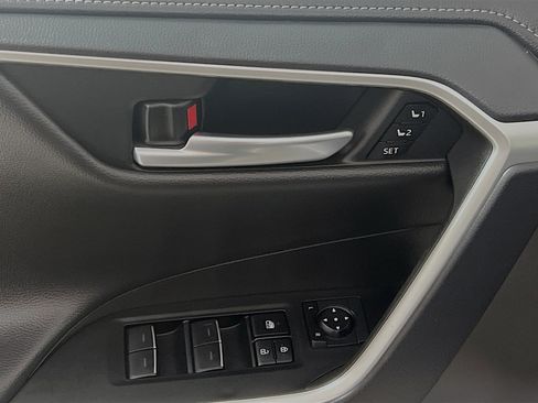 Used 2024 Toyota RAV4 Limited image 17