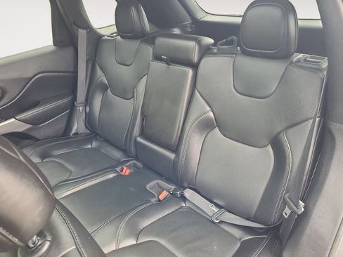 Used 2021 Jeep Cherokee Limited FWD image 13