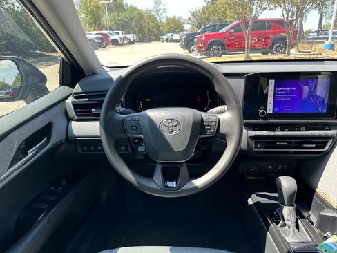 Used 2026 Toyota Camry LE FWD image 13