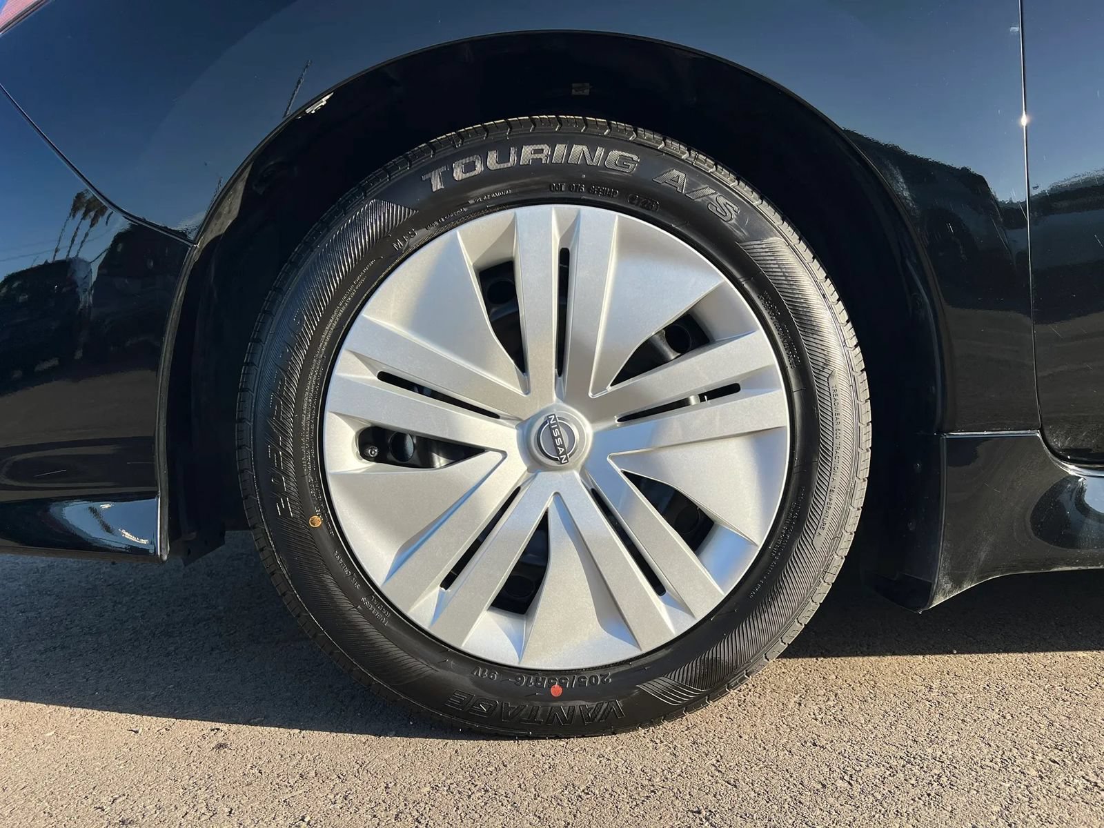 Used 2024 Nissan Leaf S FWD image 39