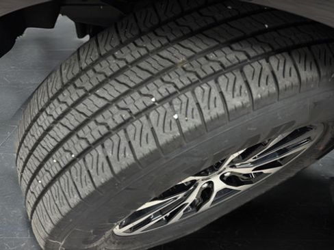 Used 2025 Ford Expedition Platinum AWD/4WD image 42