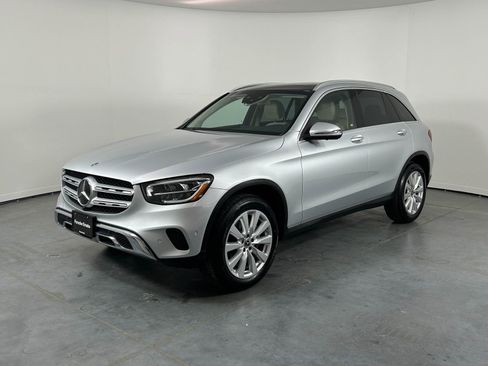 Used 2020 Mercedes-Benz GLC 300 4MATIC image 1