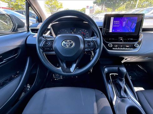 Used 2023 Toyota Corolla LE FWD image 5