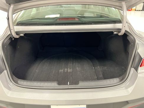 Used 2024 Hyundai Elantra Limited FWD image 25