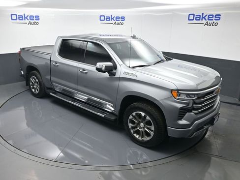 Used 2025 Chevrolet Silverado 1500 High Country w/ Technology Package AWD/4WD image 48
