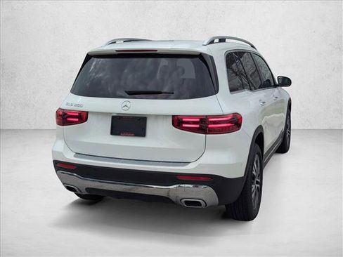 Used 2025 Mercedes-Benz GLB 250 image 2