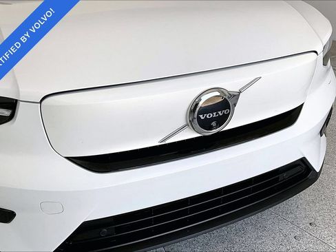 Certified 2023 Volvo C40 P8 Recharge Ultimate w/ Protection Package Premier AWD/4WD image 38