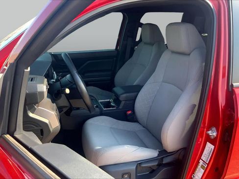 Used 2025 Toyota Tacoma SR5 AWD/4WD image 8
