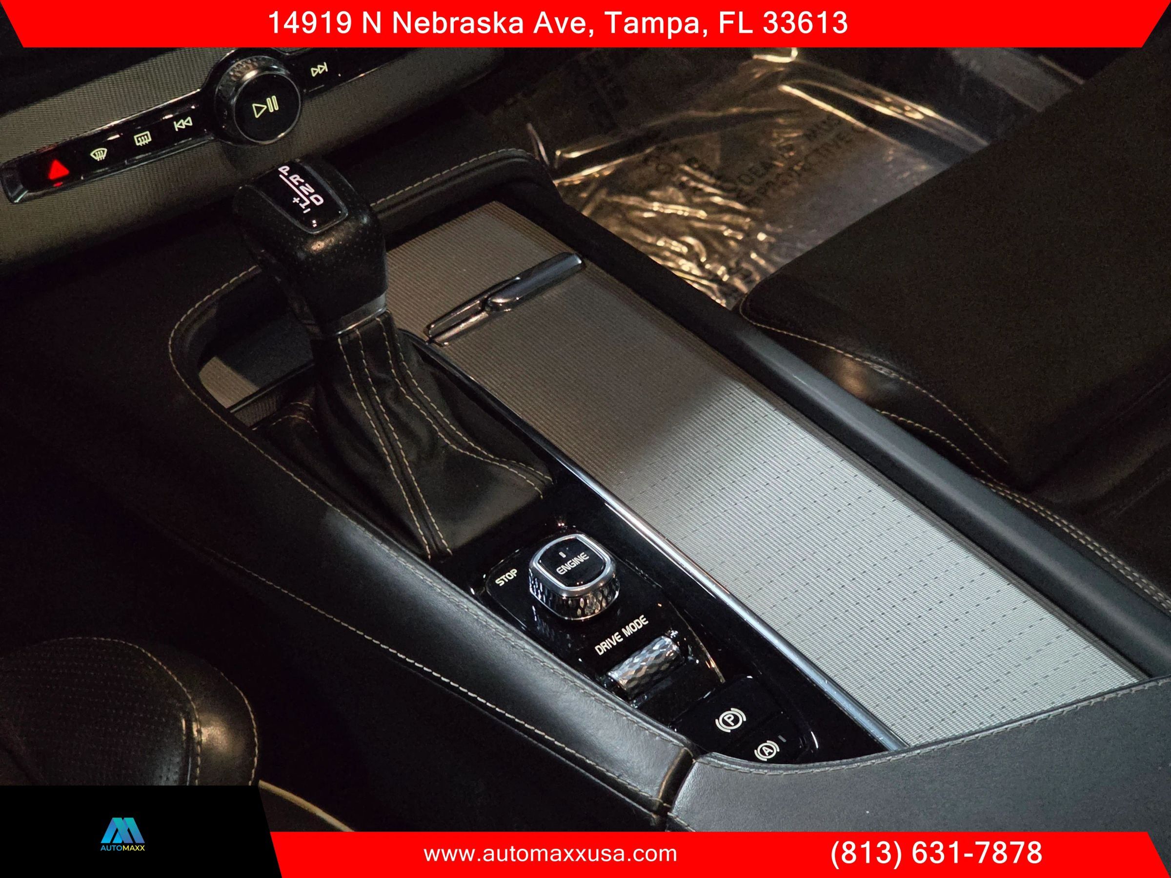 Used 2016 Volvo XC90 T6 R-Design w/ Protection Package Plus AWD/4WD image 31