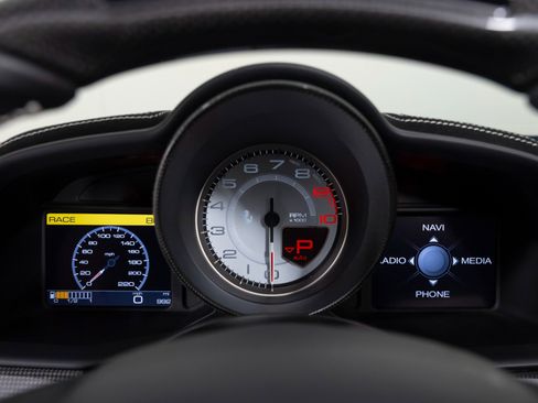 Used 2015 Ferrari 458 Speciale A image 31