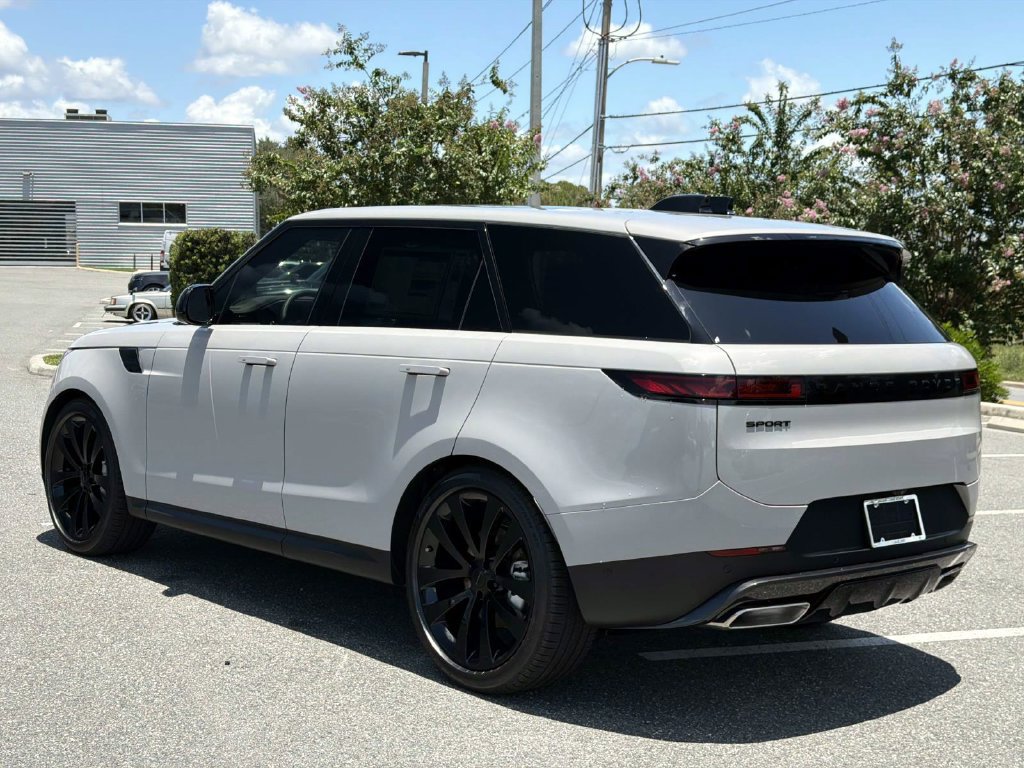 New 2026 Land Rover Range Rover Sport SE AWD/4WD image 3
