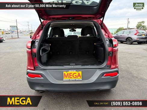 Used 2016 Jeep Cherokee Sport FWD image 16