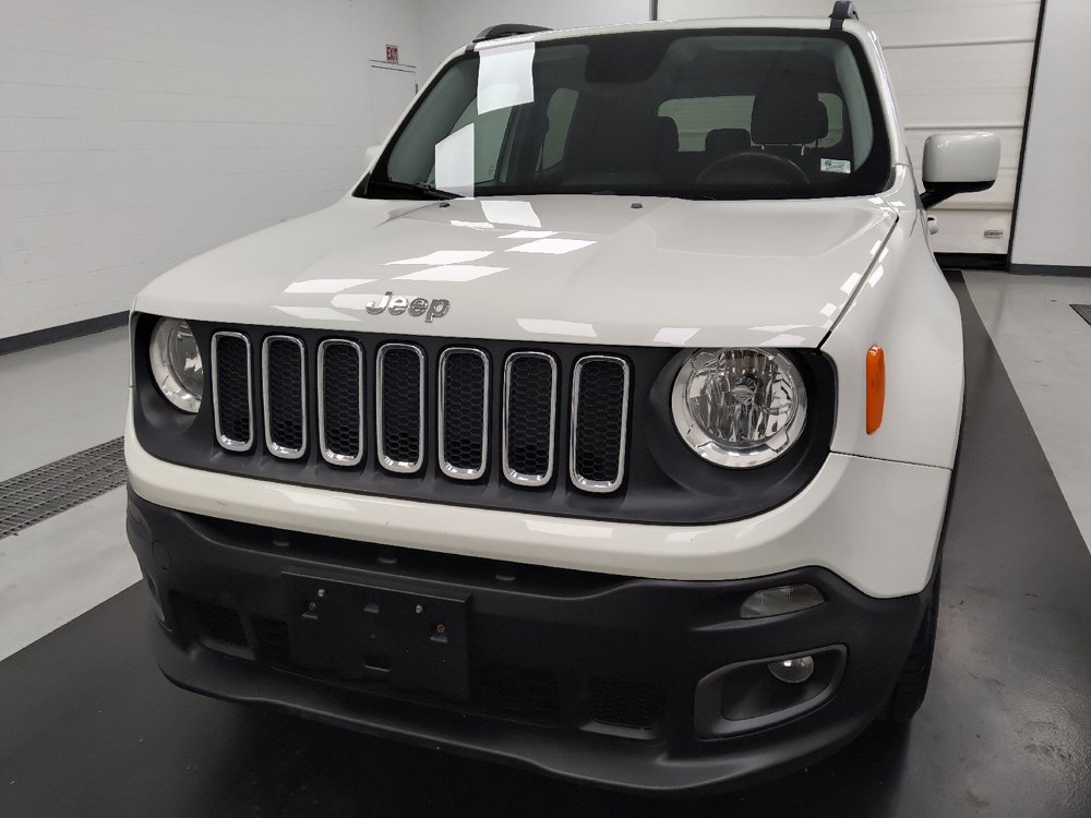 Used 2017 Jeep Renegade Latitude FWD image 15
