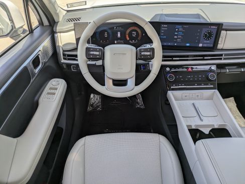Used 2024 Hyundai Santa Fe SEL FWD image 16