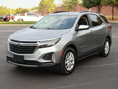 Used 2024 Chevrolet Equinox LT w/ LPO, Floor Liner Package FWD image 30