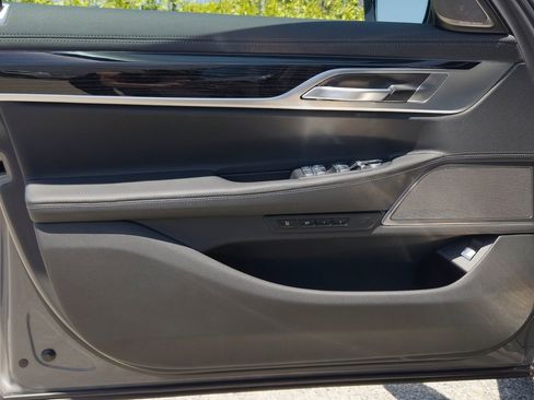 Used 2022 BMW 740i w/ M Sport Package RWD image 18