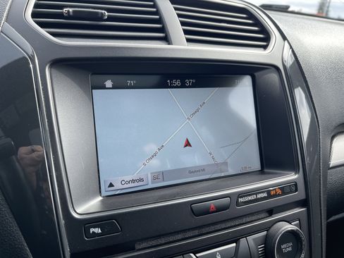 Used 2018 Ford Explorer XLT w/ Equipment Group 202A image 22