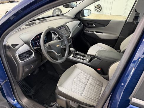 Used 2022 Chevrolet Equinox LS image 27