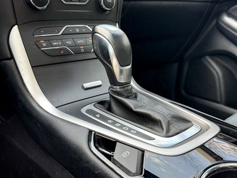 Used 2018 Ford Edge SEL w/ Equipment Group 201A AWD/4WD image 29