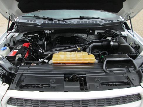 Used 2016 Ford F150 XLT w/ Equipment Group 302A Luxury AWD/4WD image 38