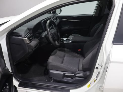 Used 2025 Toyota Camry LE FWD image 9