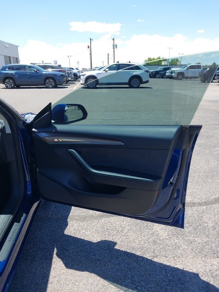 Used 2022 Tesla Model 3 Long Range AWD/4WD image 5