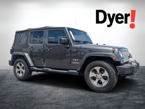 Used 2017 Jeep Wrangler Unlimited Sahara w/ Connectivity Group AWD/4WD image 1