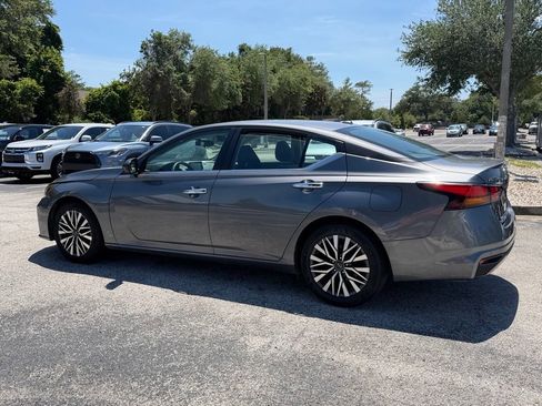 Used 2024 Nissan Altima 2.5 SV FWD image 4