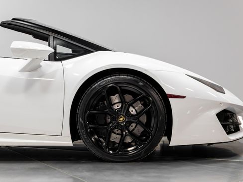 Used 2019 Lamborghini Huracan LP 580-2 RWD image 16