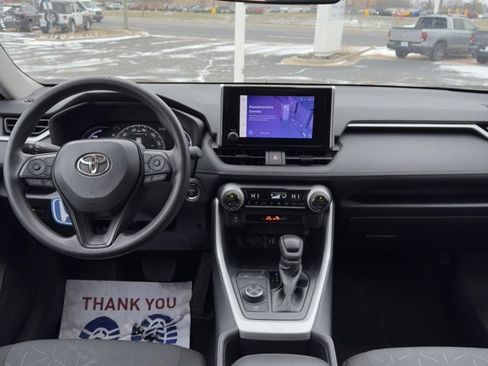 Used 2025 Toyota RAV4 XLE image 14
