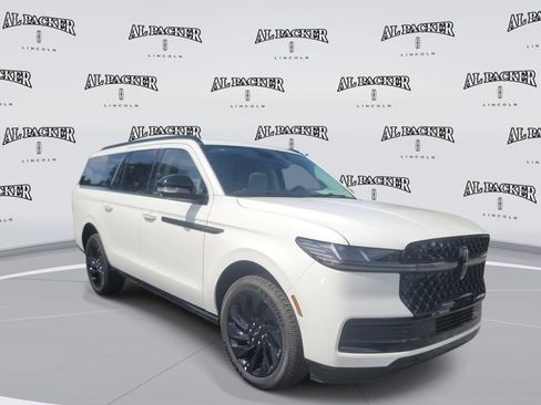 New 2026 Lincoln Navigator L Reserve w/ Jet Appearance Package AWD/4WD image 9