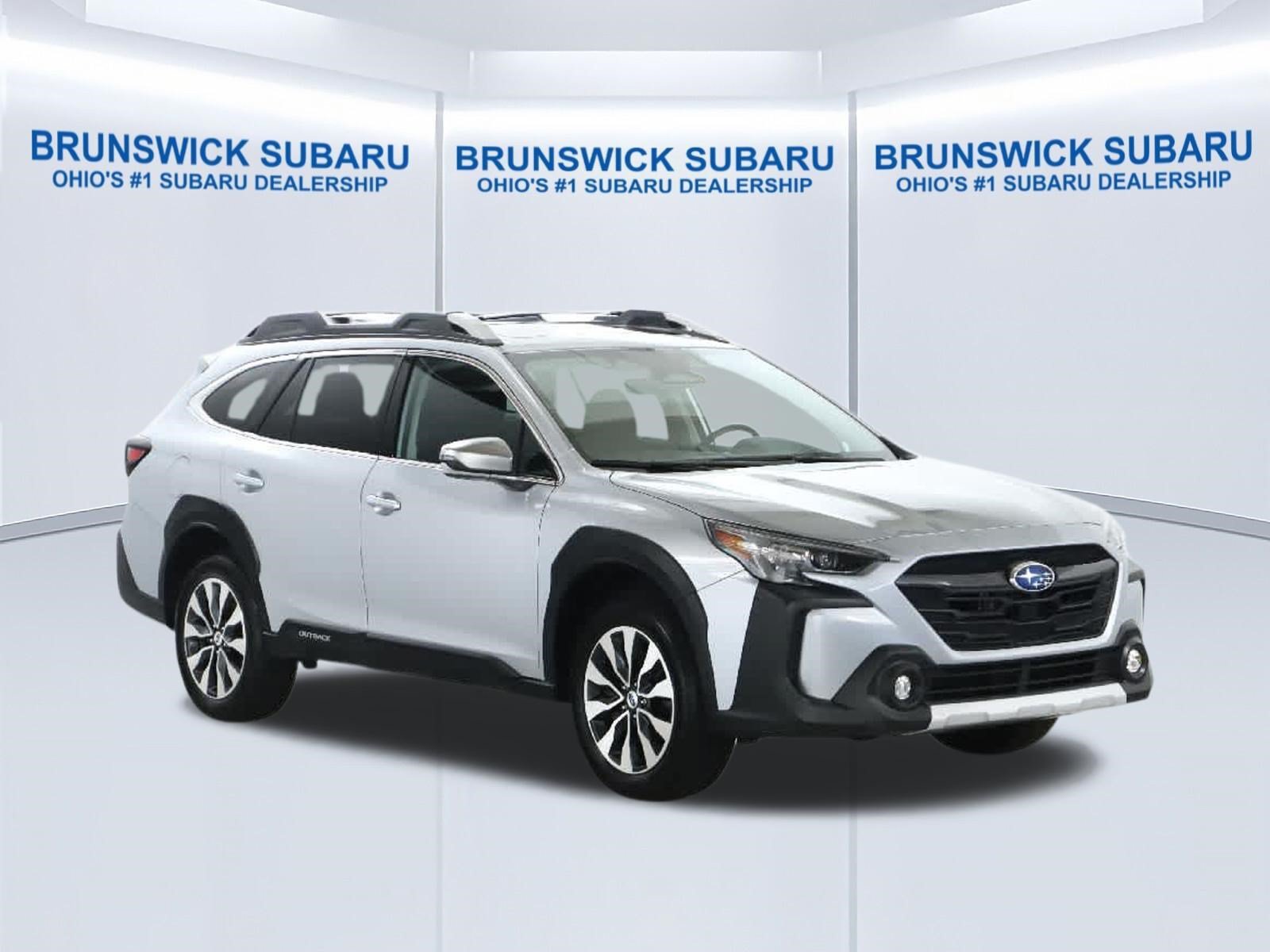 Certified 2025 Subaru Outback Touring w/ Tech Package 3 AWD/4WD image 9