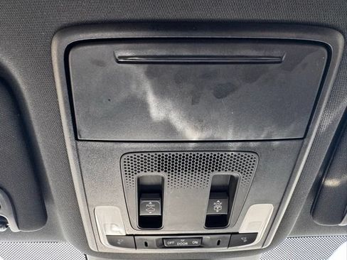 Used 2025 Honda Pilot Black Edition image 36