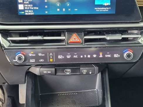 Used 2023 Kia Niro Wind FWD image 18