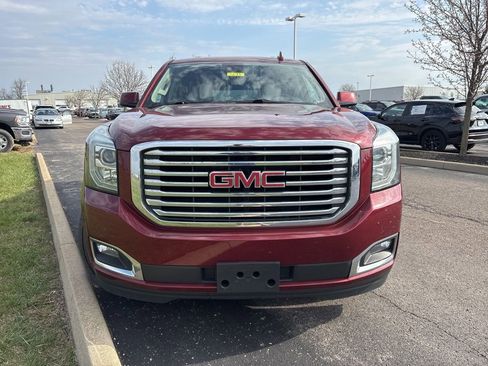 Used 2019 GMC Yukon XL SLT w/ Premium Edition image 2